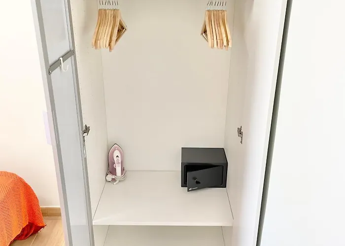 New Square Ibiza Бенидорм