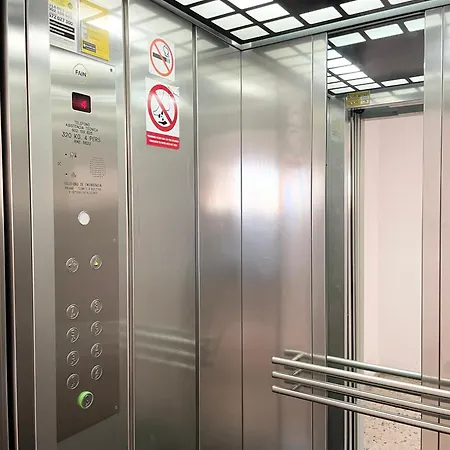 New Square Ibiza 아파트