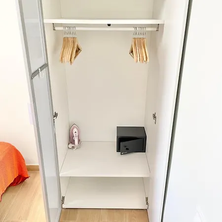 New Square Ibiza 베니돔